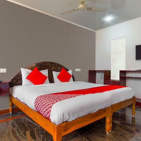 Oyo 45475 Annai Lodge Thanjavur ภายนอก รูปภาพ