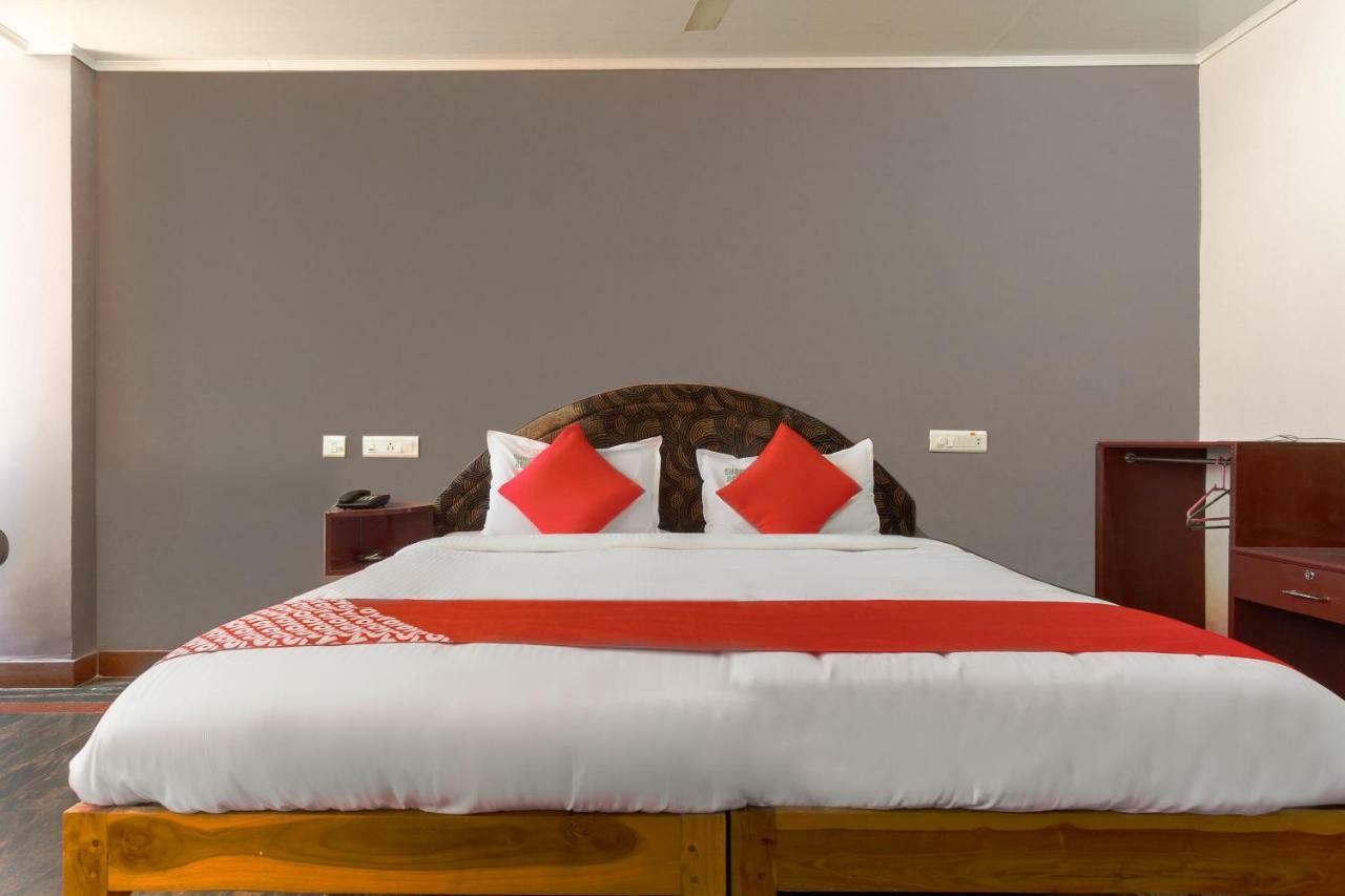 Oyo 45475 Annai Lodge Thanjavur ภายนอก รูปภาพ