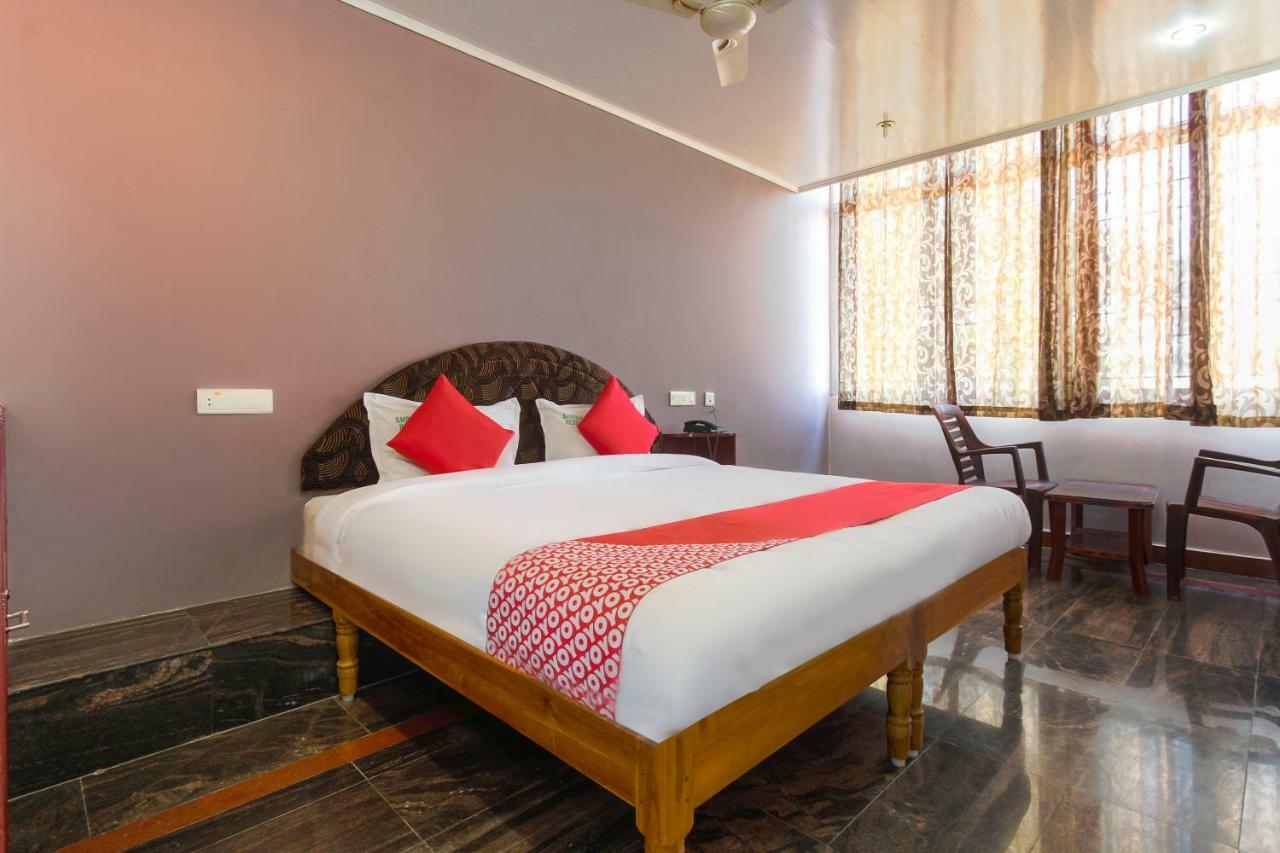 Oyo 45475 Annai Lodge Thanjavur ภายนอก รูปภาพ