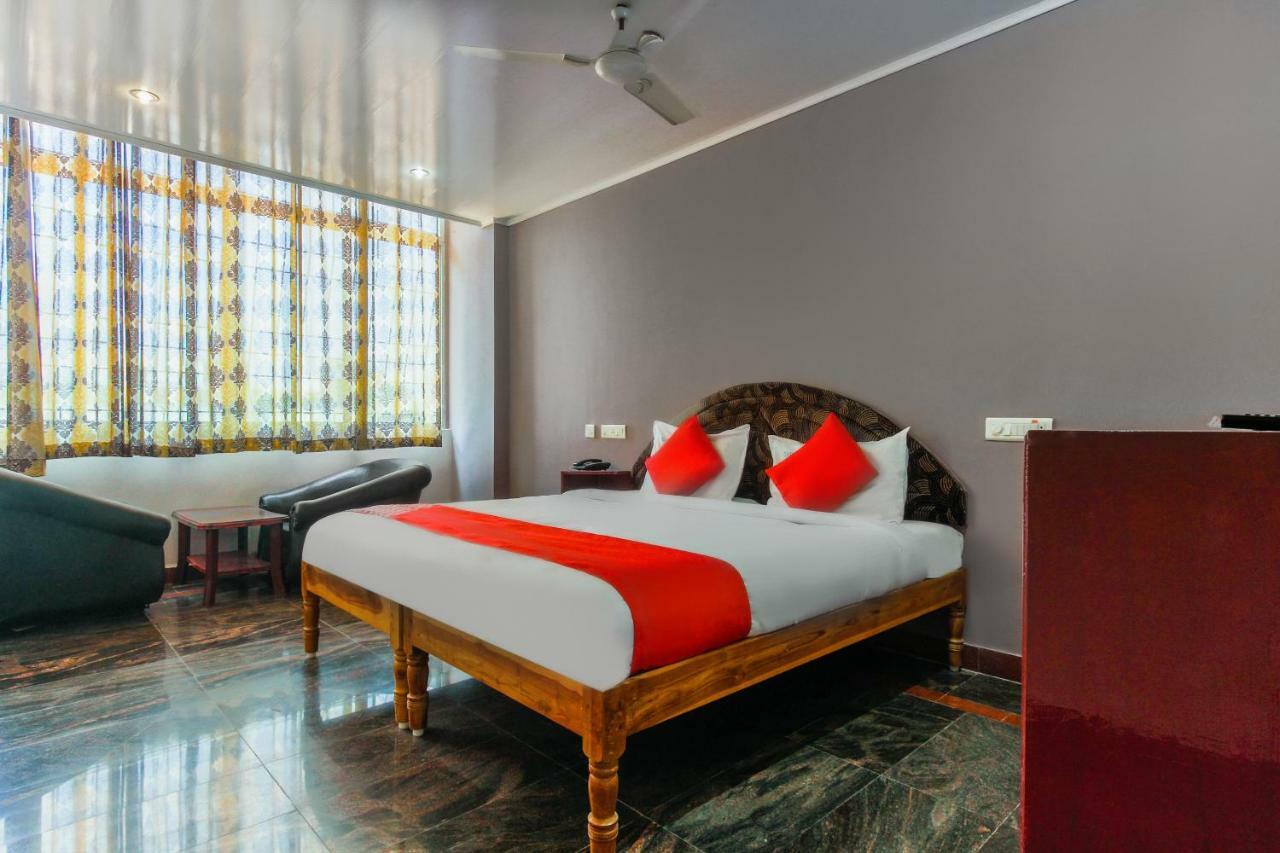 Oyo 45475 Annai Lodge Thanjavur ภายนอก รูปภาพ